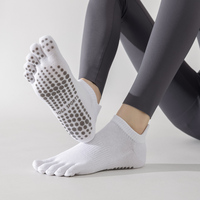 Chaussettes de yoga et de Pilates en coton personnalisées à cinq doigts, antidérapantes, pour la barre, usage quotidien, sans coutures, chaussettes de trampoline personnalisées, OEM ODM, en coton, à la cheville