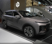 25/24 Jetour X70plus SUV Auto Essence FWD Véhicule avec une excellente efficacité de l'essence Sièges en cuir Intérieur foncé Galerie de toit en métal