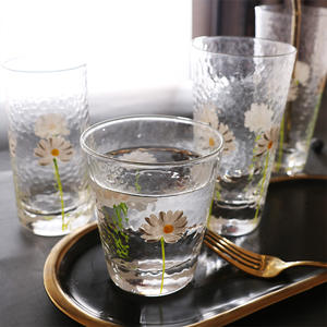 Gobelet en verre écologique résistant à la chaleur et à la chaleur, motif martelé, <span class=keywords><strong>marguerite</strong></span> texturée, peint à la main - Product Image 2