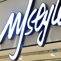 Lettres lumineuses LED 3D personnalisées en acier inoxydable et acrylique à éclairage frontal pour enseignes murales, lettres, logos et signalétique