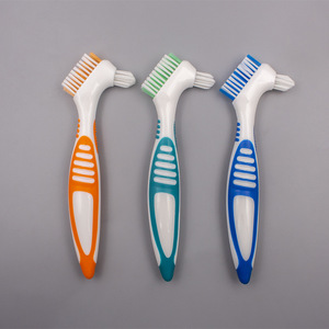 Cepillo de limpieza de dentaduras postizas de doble cabezal, mango de plástico, cerdas duras para el cuidado bucal de adultos - Product Image 1