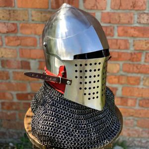 Casco de Malla Metálica Plateada Pulida Tradicional Medieval, Armadura Barbute de Acero de Calibre 16, Listo para la Batalla - Product Image 1