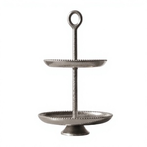 Support à gâteau moderne en métal argenté à 2 niveaux, plateau de présentation de desserts martelé, support à cupcakes pour fêtes et mariages - Product Image 1