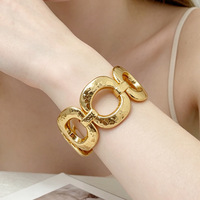 Brazalete de eslabones martillados dorados gruesos, hecho a mano, joyería llamativa, regalo de cumpleaños para mujer