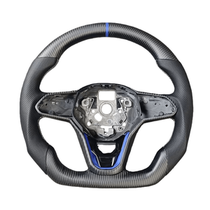 Volant pour VW Golf MK8 GTI R-Line avec fonction de chauffage personnalisée en cuir/fibre de carbone et assemblage - Product Image 1
