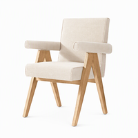 Fauteuil de salle à manger de luxe avec structure en chêne massif et assise rembourrée crème pour hôtel, restaurant, villa, projet de salle à manger