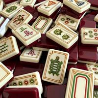 Jeu de tuiles de mahjong américain personnalisé en acrylique gravé rouge et bleu, tapis de jeu de mahjong sur mesure, jeu de table, divertissement et jeux d'argent