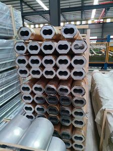 Prix raisonnable et livraison rapide garde-corps en verre à canal <span class=keywords><strong>u</strong></span> <span class=keywords><strong>profilé</strong></span> en <span class=keywords><strong>aluminium</strong></span> tube creux <span class=keywords><strong>profilé</strong></span> en <span class=keywords><strong>aluminium</strong></span> 40x40 - Product Image 4