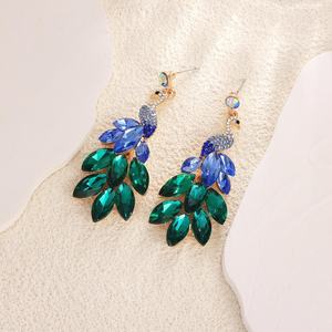 Boucles d'oreilles pendantes de luxe haut de gamme pour femme, tendance, ethniques, en forme d'animal, ornées de strass en cristal, plaqué or sur cuivre, pour anniversaire - Product Image 5