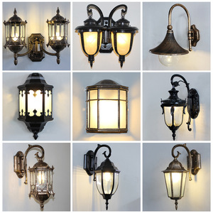 Applique murale solaire de style européen pour l'extérieur Lampe de jardin étanche pour l'entrée de la maison et de la villa pour la terrasse, le balcon Lampes murales d'extérieur - Product Image 3