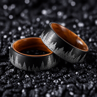 Cincin Tungsten Carbide Tempusort Fashion Jewelry 8mm Motif Pohon Hutan Hitam dengan Lapisan Kayu di Dalam untuk Pria, Hadiah Ulang Tahun