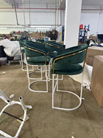 Chaise de comptoir haute en acier inoxydable chaise de bar rembourrée en velours tabouret bal pour la maison hôtel mariage vente en gros