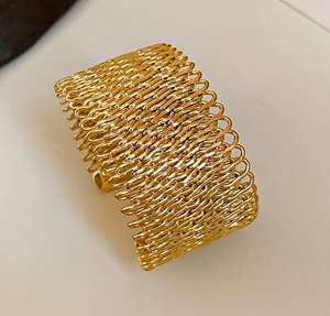 Nouveauté 2024 Bijoux de mode <span class=keywords><strong>Bracelet</strong></span> ouvert en métal minimaliste et cool <span class=keywords><strong>Bracelet</strong></span> exagéré <span class=keywords><strong>Bracelet</strong></span> jonc plaqué or - Product Image 4