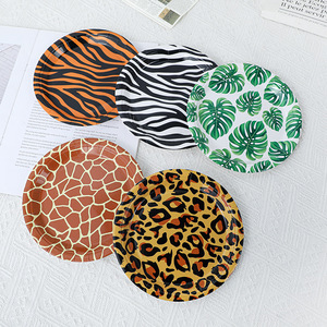 JUXINDA Assiettes <span class=keywords><strong>de</strong></span> fête imprimées d'animaux Décorations d'anniversaire jetables sur le thème du zoo et du safari - Product Image 1