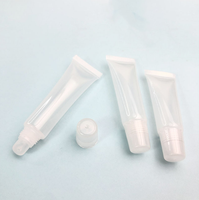 Récipient de baume à lèvres vide avec logo privé personnalisé, tube de brillant à lèvres vide en plastique souple vide de 15ml