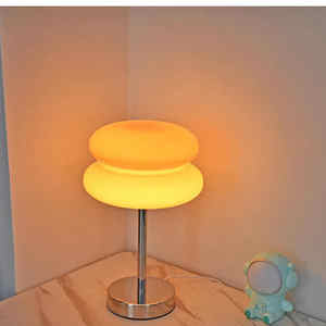 مصباح طاولة زجاجي على شكل ماكارون بمنفذ USB ثلاثي الألوان لغرفة المعيشة والدراسة، إضاءة جو لغرفة النوم وجانب السرير، مصباح ديكور بأسلوب كريمي - Product Image 5