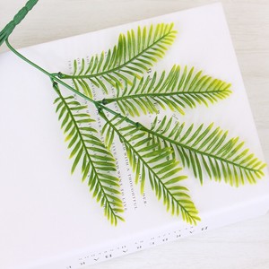 Feuillage artificiel en feuilles persanes tridimensionnelles, verdure abondante pour la décoration des comptoirs de bars et pubs, assortiment floral pour l'intérieur des tavernes - Product Image 1