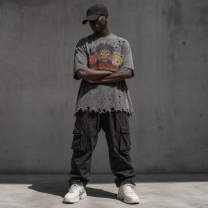 T-shirt Homme Oversize Délavé Effet Vieilli 240GSM Motif Dessin Animé Diable Ange Trou de Balle Dégâts Ourlet Brut Streetwear OEM - Product Image 2