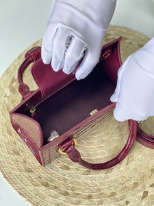 Genuine crocodile leather tote Designer luxury crocodile skin Elegant women's work bag Evening handbag - Product Image 4