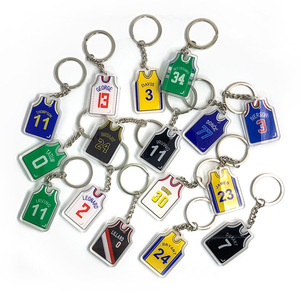 Porte-clés en acrylique <span class=keywords><strong>de</strong></span> haute qualité en forme <span class=keywords><strong>de</strong></span> maillot <span class=keywords><strong>de</strong></span> basket-ball, porte-clés en forme <span class=keywords><strong>de</strong></span> t-shirt <span class=keywords><strong>de</strong></span> star <span class=keywords><strong>de</strong></span> basket-ball, <span class=keywords><strong>cadeau</strong></span> idéal <span class=keywords><strong>pour</strong></span> les fans - Product Image 2