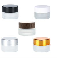 Guci krim beku 5g, botol kaca kosmetik bulat dengan tutup & garis dalam dapat diisi ulang wadah Makeup untuk krim Lotion