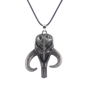 Collana Vintage con Ciondolo a Testa di Toro, Ispirata al Film 'The Mandalorian', Personaggio Baby <span class=keywords><strong>Yoda</strong></span>, Accessorio Cinematografico, Giocattolo Classico - Product Image 1