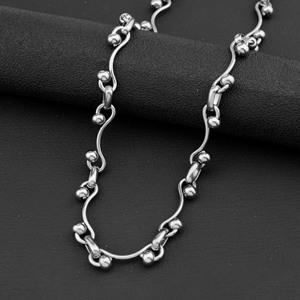 Nouveau Collier Ras du Cou en Acier Titane Torsadé, Plaqué Argent, Style Luxe Léger, Bijou Tendance pour Femme - Product Image 4