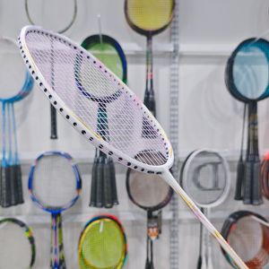 Raquette de <span class=keywords><strong>badminton</strong></span> Dmantis en carbone d'usine avec raquette de <span class=keywords><strong>badminton</strong></span> légère en fibre de graphite - Product Image 1