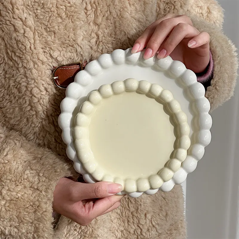 Nordic रचनात्मक मोती किनारे सिरेमिक मिठाई केक प्लेट में सजावटी वसा प्लेट