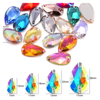 Rhinestones en verre à dos plat de forme goutte d'eau à deux trous de haute qualité pour la couture, à coudre pour robes de mariée