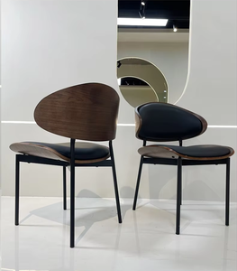 Silla de Comedor Moderna y Lujosa, Diseño Curvo con Estructura de Madera y Cuero PU Negro, Patas de Acero, Convertible para Sala de Estar o <span class=keywords><strong>Apartamento</strong></span> - Product Image 6