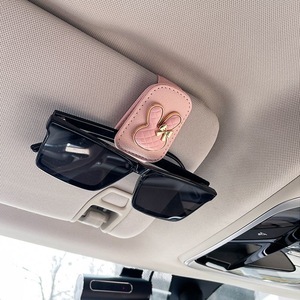 Cartoon konijnen auto brilhouder creatieve autohouder brilhouder auto zonneklep zonnebril kaartclip voor vrouwen - Product Image 3