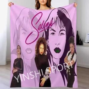 Venta caliente nuevo diseño <span class=keywords><strong>Karol</strong></span> <span class=keywords><strong>G</strong></span> y Selena polar viaje franela tiro terciopelo felpa personaje Manta - Product Image 6