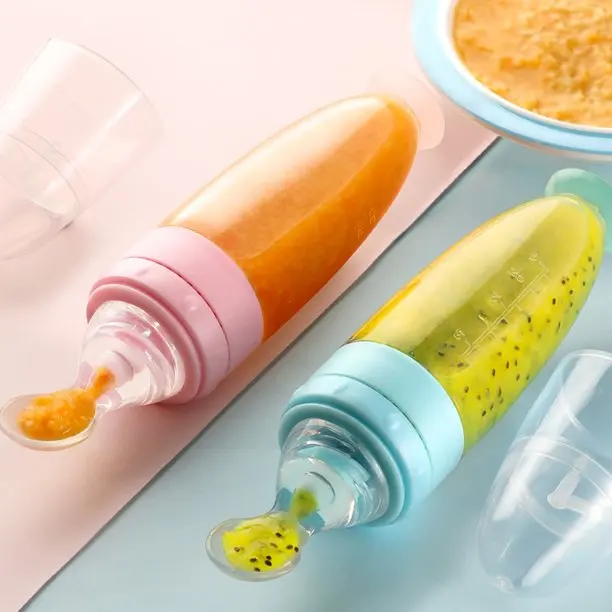 Özel logo gıda sınıfı sıkmak silikon yenidoğan bebek kaşık besleme besleyici tamamlayıcı emme şişesi