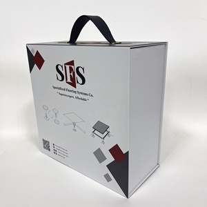 Caja de Regalo de Cartón Rígido con Cierre Magnético de Lujo Personalizada, con Acabado en Cuero PU, Grabado en Relieve, Laminado Mate y Separador Interno de Esponja - Product Image 1