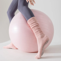 Chaussettes antidérapantes personnalisées pour adultes avec poignée de yoga Chaussettes de yoga à volants de pilates antidérapantes Tube Pipe Slouch Crew Socks