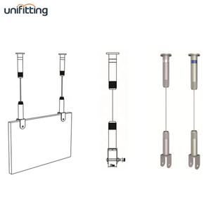 Latão Self-<span class=keywords><strong>Gripper</strong></span> Sign <span class=keywords><strong>Hanger</strong></span> Teto-Mounted Display Rack para segurar cartazes e sinais - Product Image 4