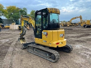 รถขุดขนาดเล็ก CAT 303.5CR มือสอง 3.5 ตัน ยี่ห้อแคตเตอร์พิลลาร์ แบบไฮดรอลิก สำหรับงานก่อสร้าง ฟาร์ม และสวน - Product Image 3