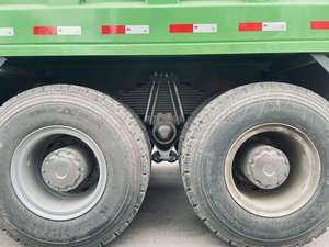 Camion lourd HOWO 8X4 Diesel 351-450HP Moteur Weichai Euro 5 Transmission manuelle Climatisation automatique Transport sur autoroute - Product Image 3