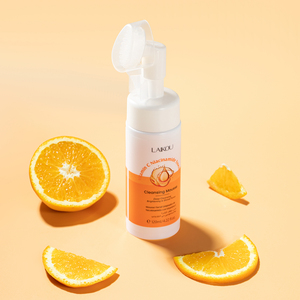 Nettoyant visage LAIKOU à la vitamine C et à la niacinamide avec brosse massante, nettoyage en profondeur, réduit les points noirs, 120 ml - Product Image 6