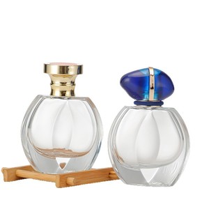 Botella de Perfume de Vidrio Cuadrada Plana Premium de 30 ml con Tapa de Zafiro, Atomizador Recargable - Product Image 4