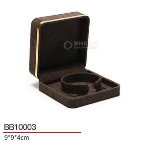 Boîte à bijoux en velours pour bracelets, montres, pendentifs et boucles d'oreilles, personnalisable, haut de gamme, en cuir et velours, fabriquée en Chine, en vente - Product Image 1