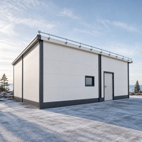 Entrepôt à structure métallique pour climat froid, panneaux extra-isolés, garde-corps anti-neige, revêtement anti-corrosion