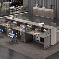 Bureau de travail moderne et simple pour personnel, poste de travail avec écran, casier et cloison, bureau informatique pour employés, cloisons de bureau