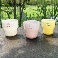 Stapelbarer farbiger Borosilikat-Jadeglas becher Benutzer definiertes Logo 200ml Milchglas becher Hitze beständiger Glas trinkbecher für den Großhandel