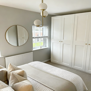 Armoire en bois massif blanc mat, styles multiples personnalisables, placard moderne minimaliste, mobilier de chambre à coucher, meilleur prix Ardrobe - Product Image 1