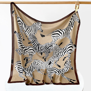 Écharpe en soie 90x90cm, imprimé zèbre orange, carrée, accessoire de mode multifonctionnel pour femmes - Product Image 2