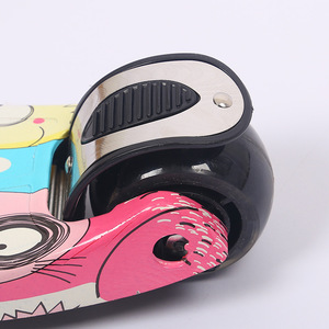 Hot Selling New Graffiti Children's Non-folding Three-wheeled <strong>Wiggle</strong> Car Adjustable Flash Wheel Children's <strong>Scooter</strong> - Product Image 5
