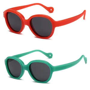 Çocuk TR90 güneş gözlüğü Trendy özel Logo çocuklar serin ünlü lüks moda gözlük ile 2024 yeni kılıf