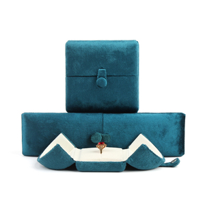 Hot Bán Màu Xanh Lá Cây Siêu Mềm Nhung Hộp Nhẫn Nhấn Nút Du Lịch Xách Tay Hộp Đồ Trang Sức Bông Tai Vòng Cổ Lưu Trữ Đồ Trang Sức Hộp - Product Image 4